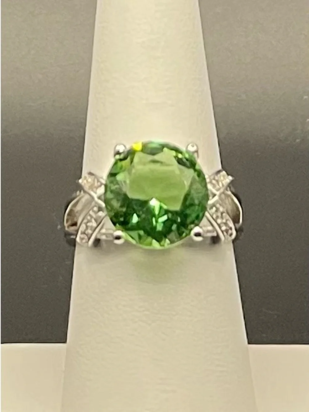 NWOT 925 Sterling silver peridot cz split shank ring sz 8